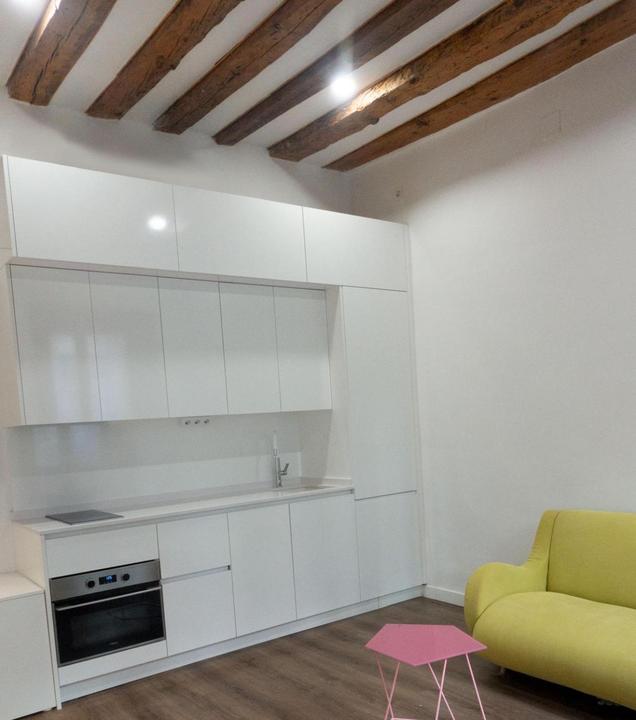 Hortaleza 4, Preciso Estudio En Chueca Junto A La Gran Via De Madrid Exteriör bild