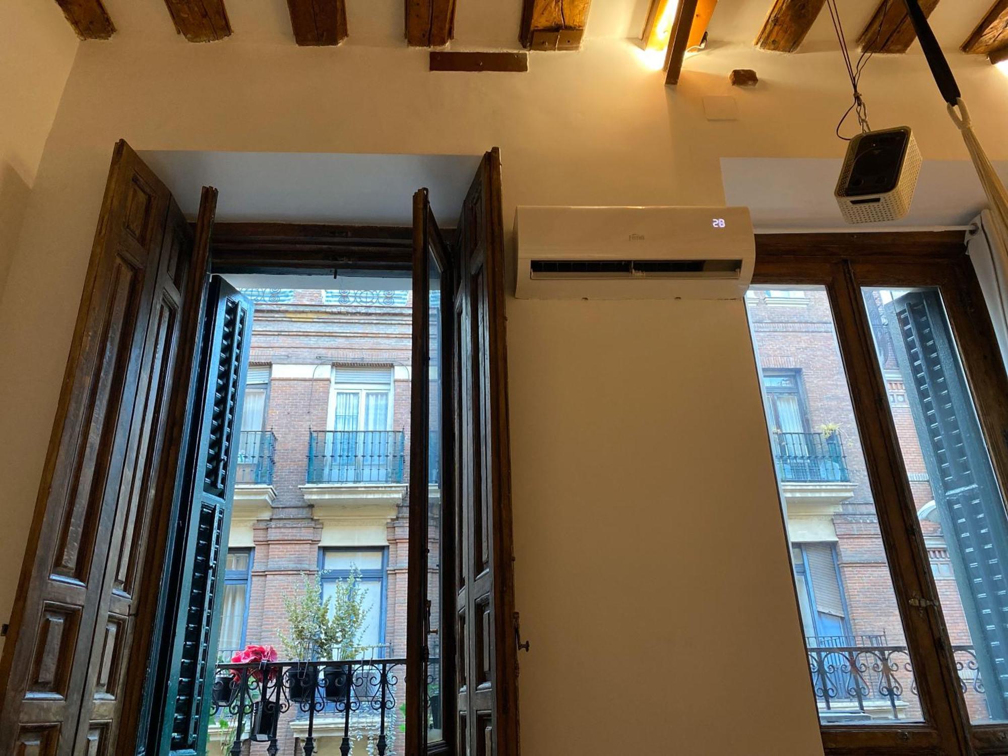 Hortaleza 4, Preciso Estudio En Chueca Junto A La Gran Via De Madrid Exteriör bild
