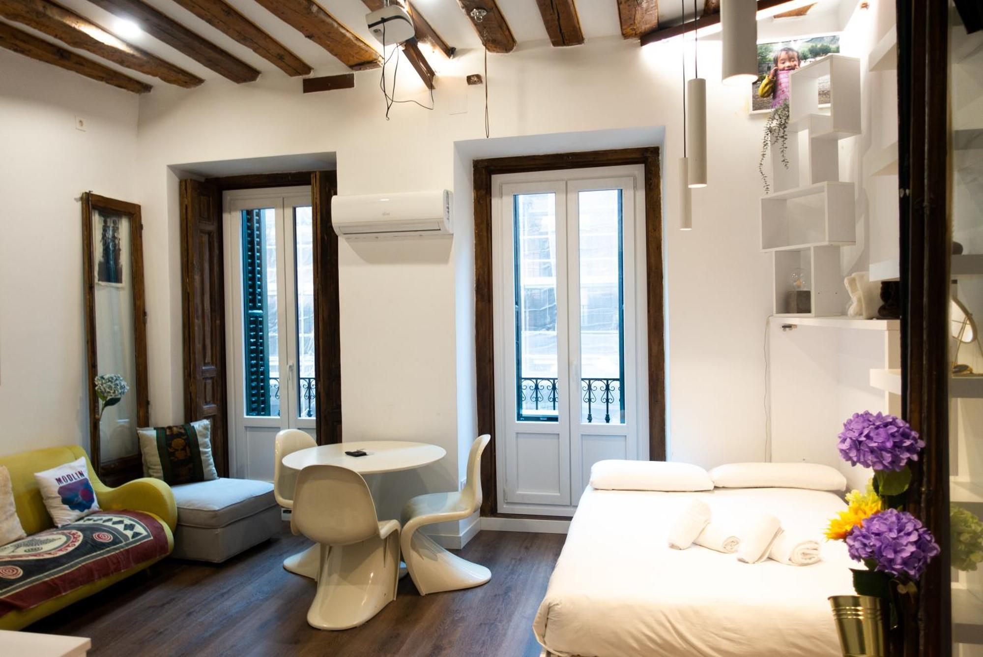 Hortaleza 4, Preciso Estudio En Chueca Junto A La Gran Via De Madrid Exteriör bild